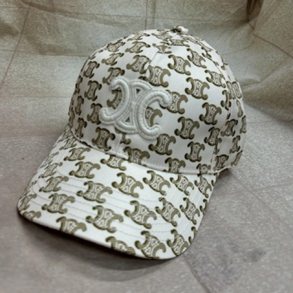 Celine fashionable baseball cap